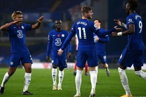 VIDEO: HLV Mourinho dùng từ kinh ngạc để nói về lực lượng của Chelsea