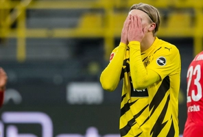 Haaland tịt ngòi, Dortmund thua sốc trên sân nhà
