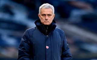 VIDEO: Thua trận thứ 2 liên tiếp, Mourinho vẫn không thừa nhận đối thủ chơi hay hơn
