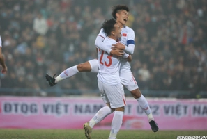 VIDEO: Xem lại bàn thắng bất ngờ của Bùi Hoàng Việt Anh vào lưới ĐT Việt Nam