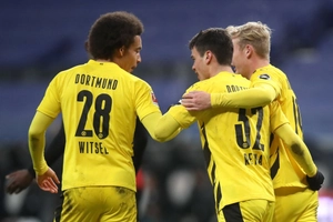 Vắng Haaland, Dortmund chỉ có thể hòa Frankfurt