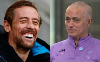 VIDEO: Mourinho trêu đùa sẽ gọi Peter Crouch về Tottenham và phản ứng của chàng sếu