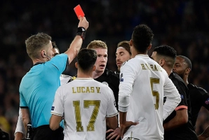 VIDEO: 15 cầu thủ có nhiều thẻ đỏ nhất trong sự nghiệp - Sergio Ramos có đứng đầu?