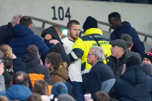VIDEO: HLV Mourinho giải thích hành động quá khích của Eric Dier