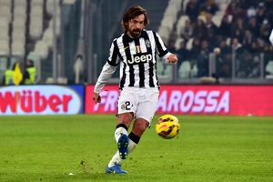 VIDEO: Pirlo tiết lộ: Có những trận tôi chỉ thi đấu với cái chân trái