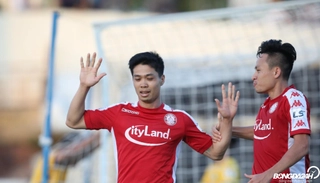 VIDEO: Sau lễ đính hôn, tiền đạo Công Phượng chơi thăng hoa