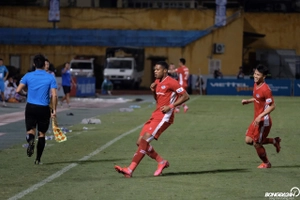 VIDEO: Tiền đạo Viettel hoá Benzema, đánh gót kiến tạo tuyệt đỉnh