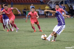 Video bóng đá Hà Nội vs Sài Gòn 0-1: Văn Quyết sút bóng lên trời