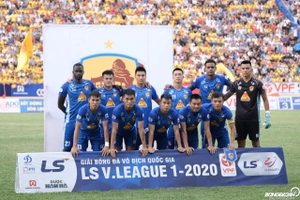 VIDEO: Xem lại siêu phẩm Ngả bàn đèn mang phong cách Ronaldo của Quảng Nam