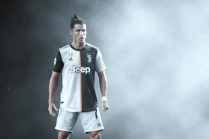 VIDEO: Cristiano Ronaldo: Từ cậu thanh niên “vẽ vời” đến cỗ máy săn bàn hủy diệt