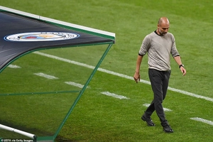 VIDEO: HLV Pep Guardiola giải thích thế nào sau thất bại trước Lyon?