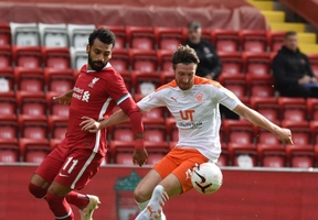 Minamino lại tỏa sáng, Liverpool đè bẹp đội hạng 3 ... 7-2