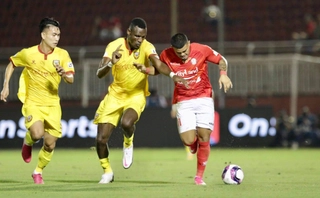 VIDEO: Cột dọc xuất sắc cứu thua cho CLB TP.HCM ở trận gặp Hà Tĩnh