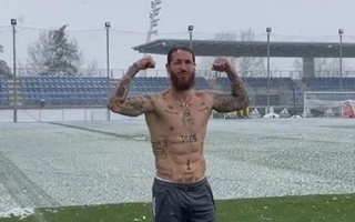 VIDEO: Sergio Ramos và Zlatan Ibrahimovic - Hai siêu nhân bất chấp thời tiết giá lạnh
