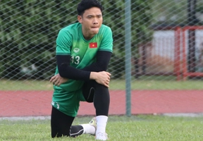 VIDEO: Nguyên Mạnh cản phá thành công quả penalty của Thái Lan