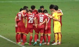 Khoảnh khắc xúc động của ĐT Việt Nam sau trận thua Thái Lan