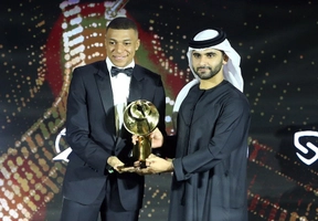 Mbappe giành giải Dubai Globe Soccer Awards: Tôi muốn viết tiếp lịch sử bóng đá