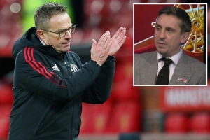 VIDEO: Ralf Rangnick nói gì khi Neville chê các cầu thủ MU là những bao cát?