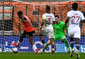 Neymar lập cú đúp, PSG vẫn thua đau đội xuống hạng