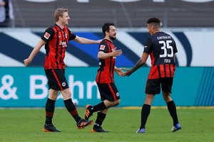 Video tổng hợp: Frankfurt 2-1 Bayern Munich (Vòng 22 Bundesliga 2020/21)