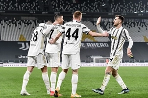 Ronaldo lại tỏa sáng, Juventus thắng dễ