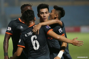 Tiến Linh tiếp tục nổ súng sau pha nhả bóng ấn tượng của Omar