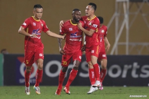 Hoàng Vũ Samson tiếp tục thể hiện cái duyên ghi bàn trước Hà Nội FC