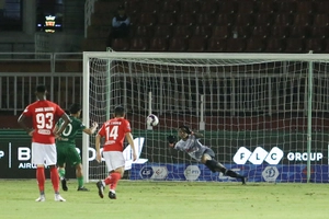 VIDEO: Sài Gòn đá hỏng penalty trước TP.HCM