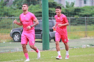 VIDEO: Sao Sài Gòn vô lê đẳng cấp tung lưới... đội nhà, giúp Nam Định mở tỉ số