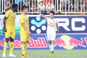 VIDEO: Xuân Trường nã đại bác tung lưới Hà Nội FC