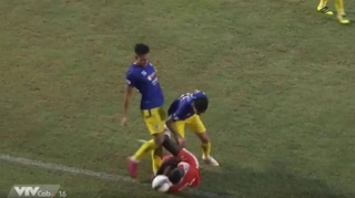 Bùi Hoàng Việt Anh đối diện án phạt nguội sau hành vi kém fair-play tại Hòa Xuân