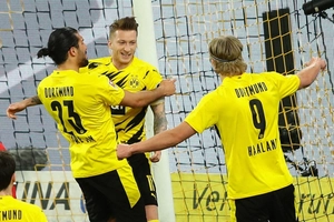 Haaland đá hỏng 11m, Dortmund vẫn có 3 điểm