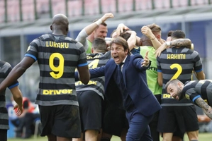 Cựu sao MU lập công, Inter Milan chỉ còn cách ngôi Vương vài bước chân