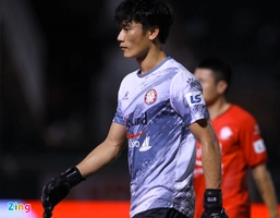 VIDEO: Toàn cảnh màn tái xuất của thủ môn quốc dân Bùi Tiến Dũng