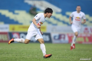 5 bàn thắng đẹp nhất vòng 11 V-League 2021: Minh Vương sút xa như hack