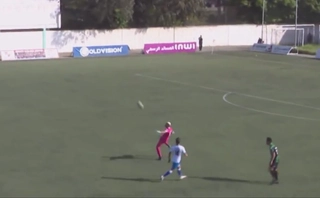 Video: Siêu phẩm đốt lưới nhà đỉnh cao của thủ môn Ma-rốc