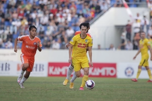 Lập siêu phẩm vào lưới SHB Đà Nẵng, Văn Toàn dẫn đầu cuộc đua Vua phá lưới