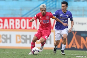 Cao Văn Triền chuyền dài như Toni Kroos giúp Sài Gòn gỡ hòa trước Hà Nội