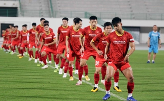 VIDEO: Tuyển Việt Nam luyện bật cao trong buổi tập thứ 2