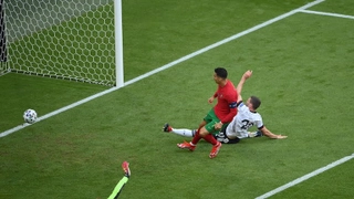 VIDEO: Ronaldo sút tung lưới ĐT Đức sau pha phản công mẫu mực của Bồ Đào Nha