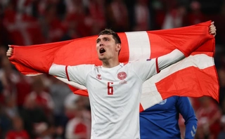 VIDEO: Cú nã đại bác giúp sao Chelsea giật giải hay nhất trận