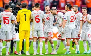 VIDEO: Wesley Sneijder xuất hiện trong màn tri ân đồng đội cũ Goran Pandev