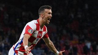 VIDEO: Perisic đánh đầu hiểm hóc giúp Croatia chính thức lọt vào vòng 1/8