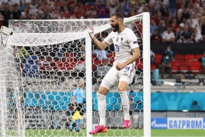VIDEO: Pogba chọc khe “khét lẹt” giúp Benzema phá lưới BĐN