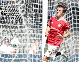 VIDEO: Mãn nhãn với pha phối hợp thành bàn của 2 sao trẻ MU