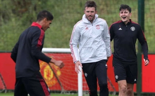 Maguire mừng ra mặt khi đá cặp với Varane