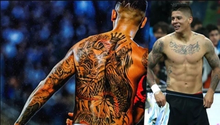 VIDEO: Top 10 tấm lưng chằng chịt hình xăm ngầu nhất làng bóng đá