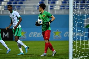 VIDEO: Nhìn lại màn trình diễn của thủ môn Nhâm Mạnh Dũng