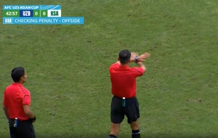 VAR xuất hiện, U23 Uzbekistan thoát 11m trong trận chung kết U23 châu Á 2022