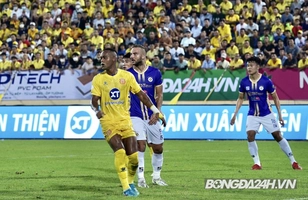 VIDEO: Ngoại binh Nam Định sút xa cháy lưới Hà Nội FC